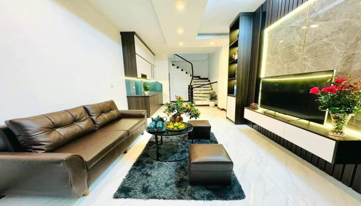 NHÀ ĐẸP TRỊNH ĐÌNH CỬU - FULL NỘI THẤT - NGÕ ĐẸP - TIỆN ÍCH NGẬP TRÀN - SỔ VUÔNG ĐÉT